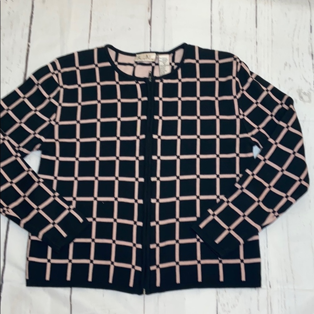 BHs sweater size M [134]